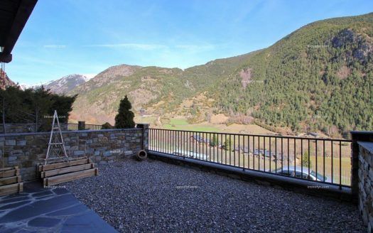 Rustic house with garden in Ordino and stunning views